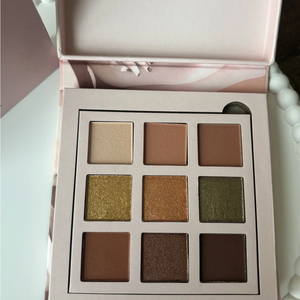 PLEY Beauty Eyeshadow Palette
